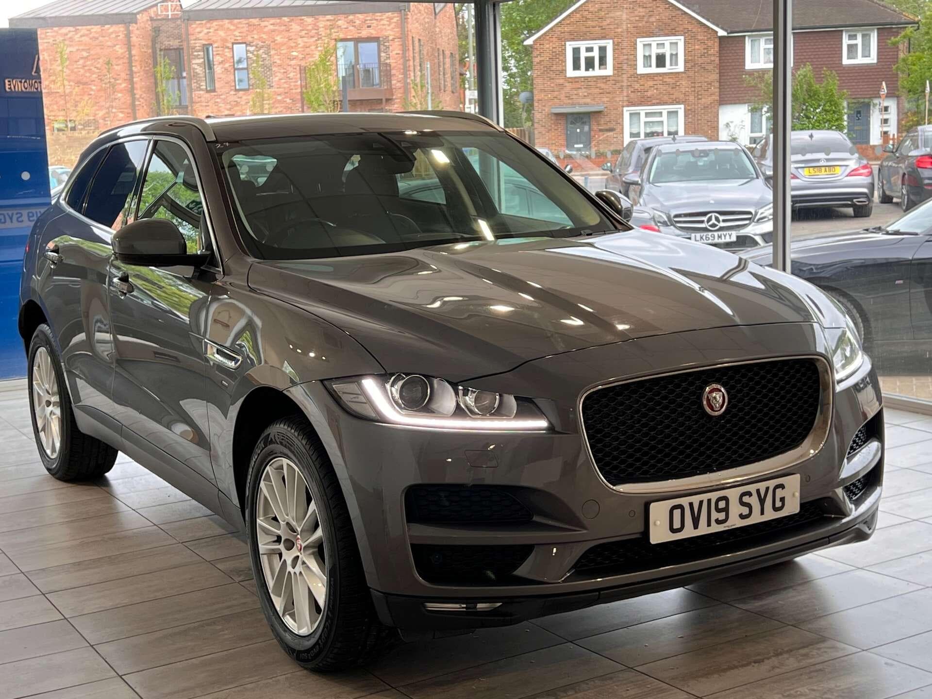 Jaguar F-PACE